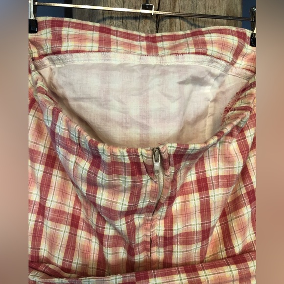 50ish style fit and flair strapless dress - Picture 7 of 14